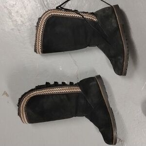 Lam moccasin boots lace up back